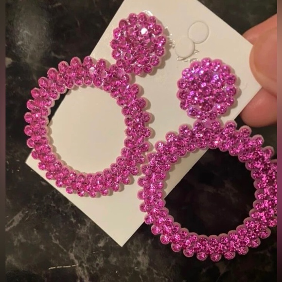 POP OF COLOR Elegant Fuchsia Statement Earrings - Picture 5 of 5